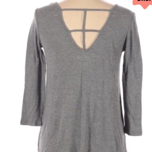 Mudd long sleeve top, women’s small, detailed cutouts on front and back V neck - Picture 2 of 2